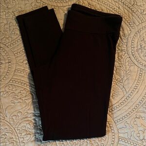 Time and Tru Black Capri Leggings